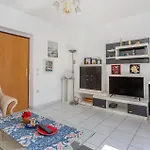 아파트 Front In Krk With House Sea View *