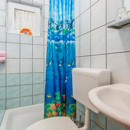 3 Bedroom Gorgeous In Krk Apartament Krk Town