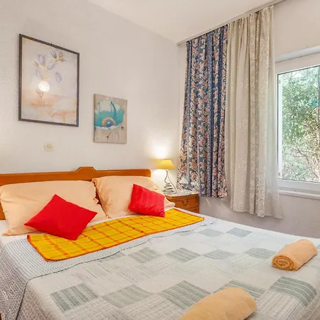 Front In Krk With House Sea View Appartamento