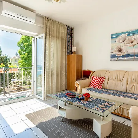 Appartamento Front In Krk With House Sea View