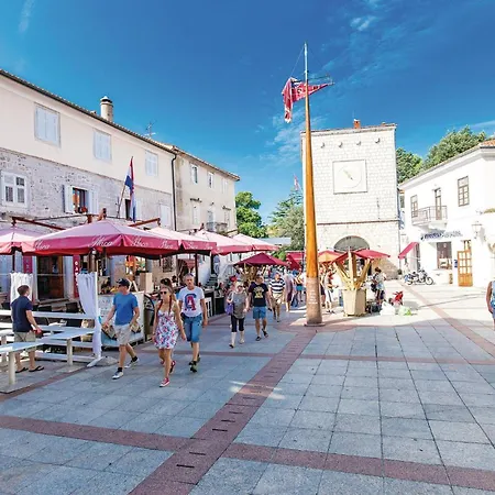 3 Bedroom Gorgeous In Krk Apartament Krk Town