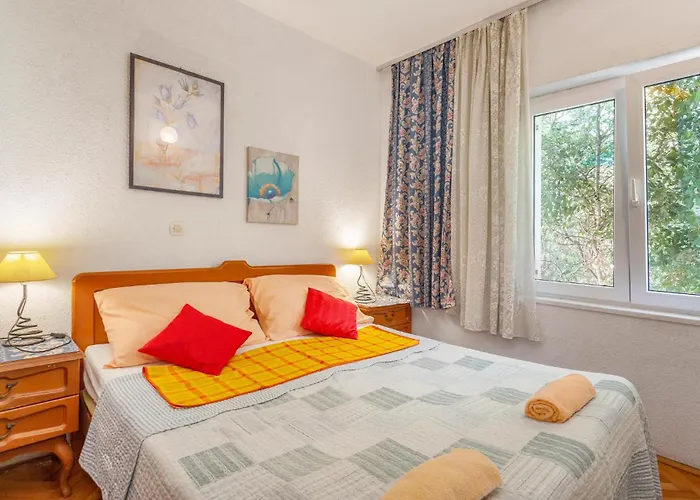 3 Bedroom Gorgeous In Krk Appartement