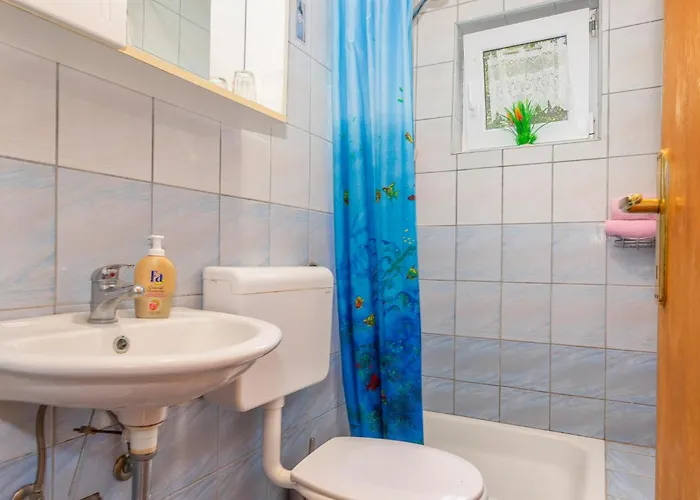3 Bedroom Gorgeous In Krk *