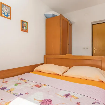 Front In Krk With House Sea View Apartment