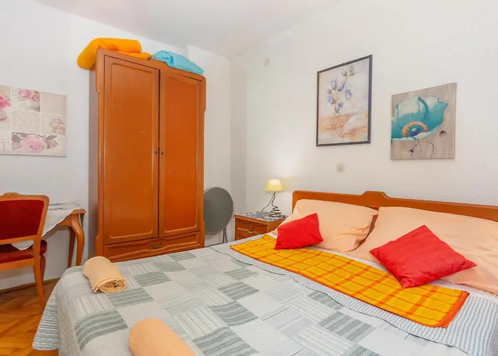 3 Bedroom Gorgeous In Krk 아파트