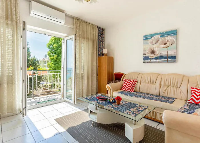 아파트 3 Bedroom Gorgeous In Krk