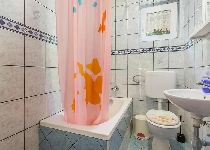 3 Bedroom Gorgeous In Krk 아파트 크르크